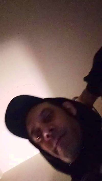 Charlybrown44 live cam on Cam4