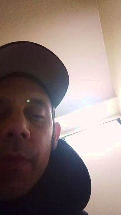 Charlybrown44 live cam on Cam4