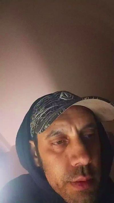 Charlybrown44 live cam on Cam4