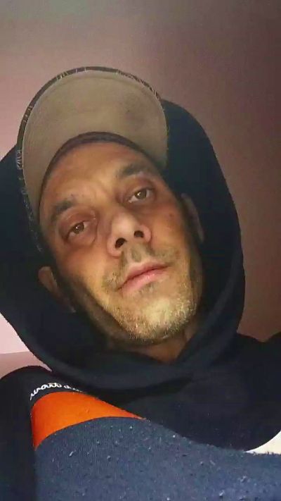 Charlybrown44 live cam on Cam4