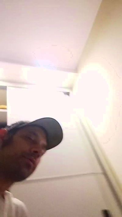 Charlybrown44 live cam on Cam4