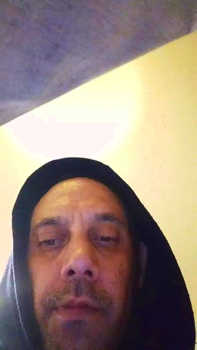 Charlybrown44 live cam on Cam4