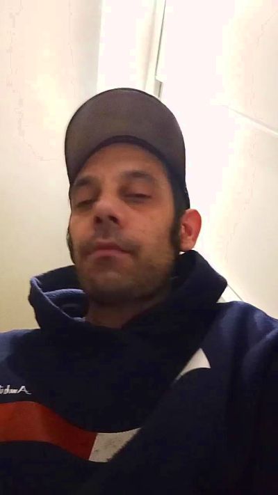 Charlybrown44 live cam on Cam4