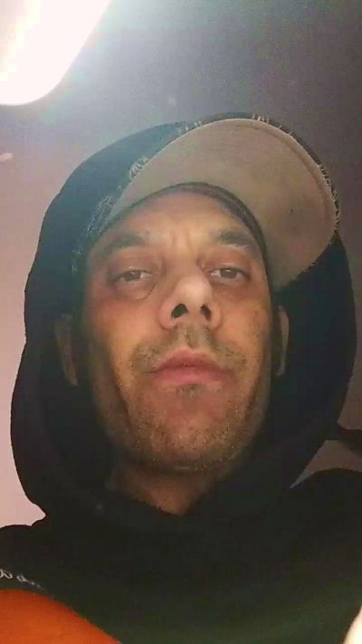 Charlybrown44 live cam on Cam4