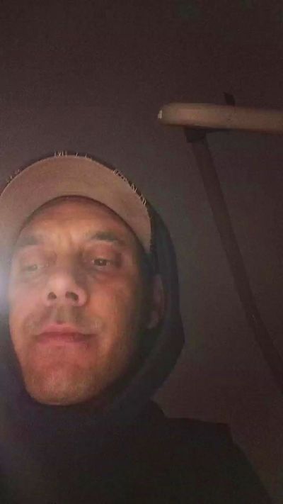 Charlybrown44 live cam on Cam4