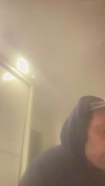 Charlybrown44 live cam on Cam4