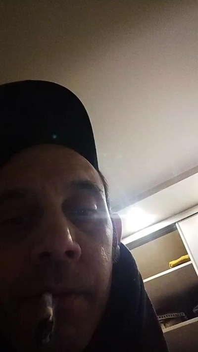 Charlybrown44 live cam on Cam4