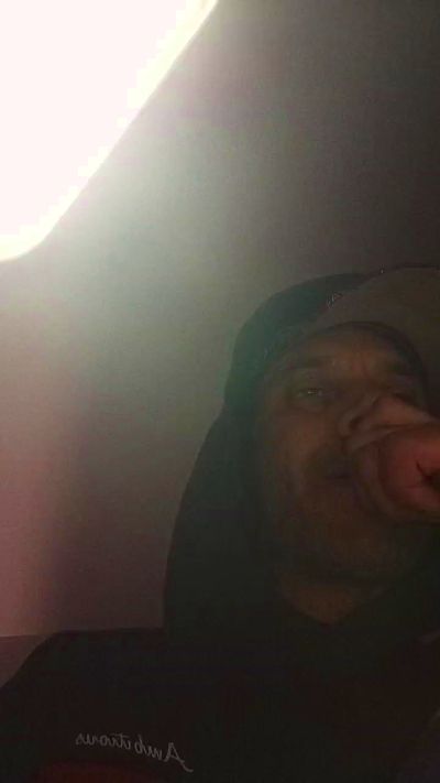 Charlybrown44 live cam on Cam4