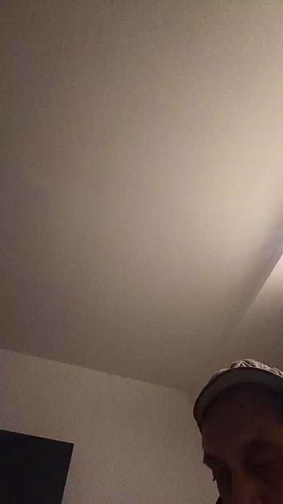 Charlybrown44 live cam on Cam4