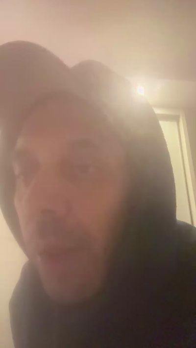 Charlybrown44 live cam on Cam4