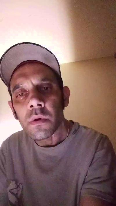 Charlybrown44 live cam on Cam4