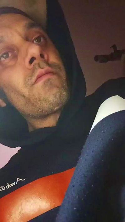 Charlybrown44 live cam on Cam4