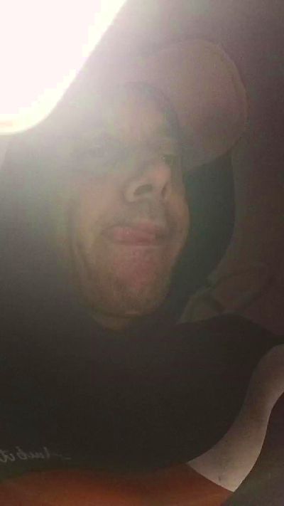 Charlybrown44 live cam on Cam4
