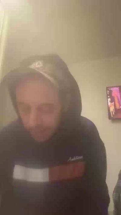 Charlybrown44 live cam on Cam4