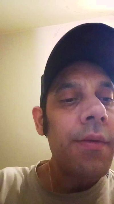 Charlybrown44 live cam on Cam4