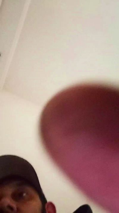 Charlybrown44 live cam on Cam4