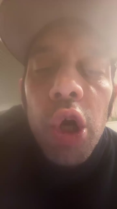 Charlybrown44 live cam on Cam4