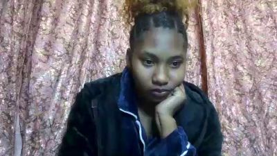 Charmeliesexy live cam on Cam4