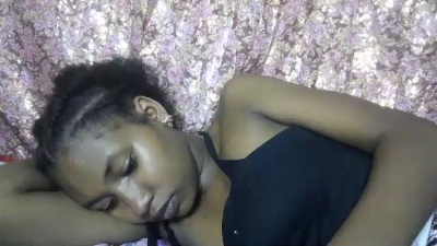 Charmeliesexy live cam on Cam4