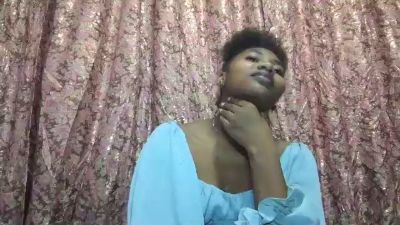 Charmeliesexy live cam on Cam4