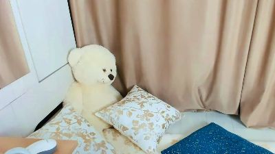 CharmingVixeny live cam on Cam4
