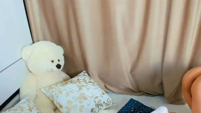 CharmingVixeny live cam on Cam4