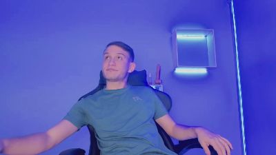 ChaseBennett live cam on Cam4
