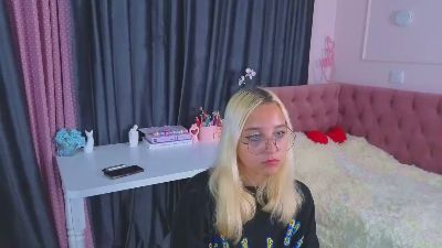 ChayaHaris live cam on Cam4