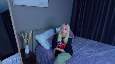 ChayaHaris live cam on Cam4