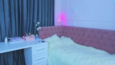 ChayaHaris live cam on Cam4