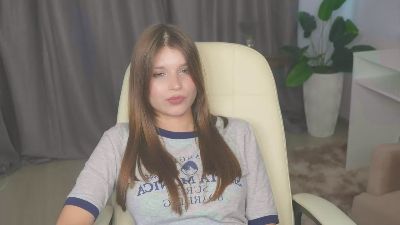 Live thumbnail of ChayaRosselle