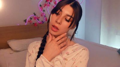 ChayaVillaneuva live cam on Cam4