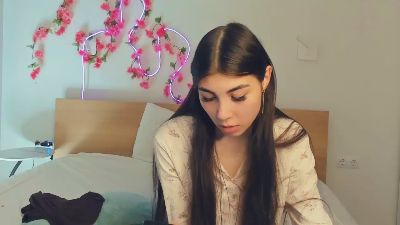 ChayaVillaneuva live cam on Cam4