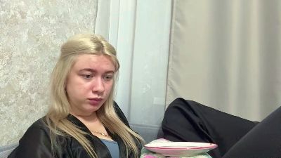 ChelseyGresham live cam on Cam4