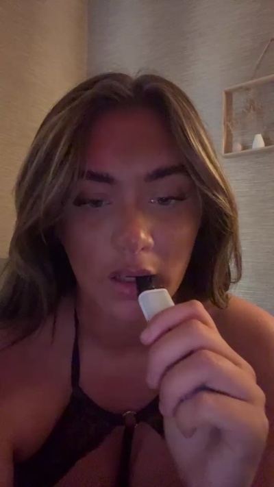 Chelsj live cam on Cam4