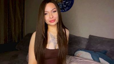 ChereMyint live cam on Cam4
