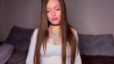 ChereMyint live cam on Cam4