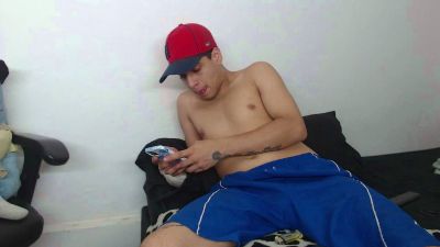 CherryHottie05 live cam on Cam4