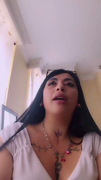 CherryVelvet_ live cam on Cam4
