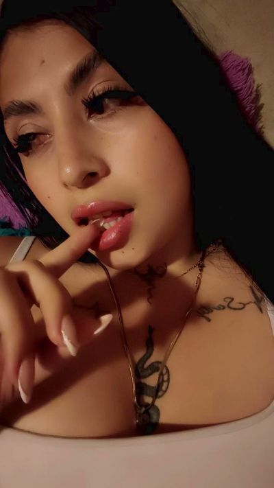 CherryVelvet_ live cam on Cam4