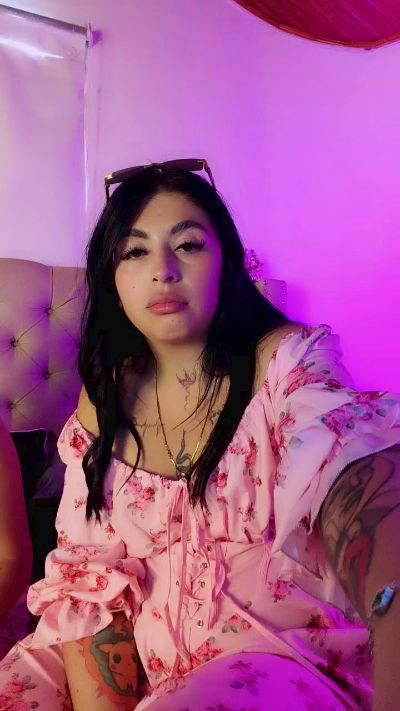 CherryVelvet_ live cam on Cam4