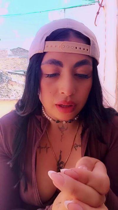 CherryVelvet_ live cam on Cam4