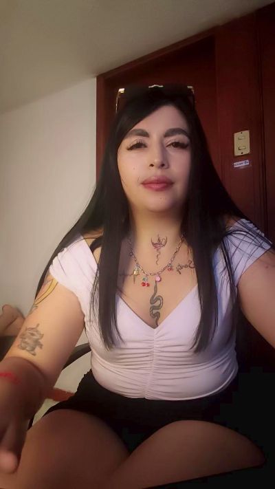 CherryVelvet_ live cam on Cam4
