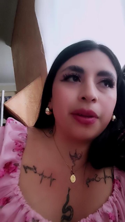 CherryVelvet_ live cam on Cam4