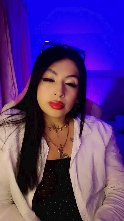 CherryVelvet_ live cam on Cam4