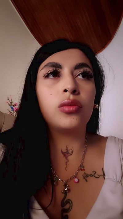 CherryVelvet_ live cam on Cam4