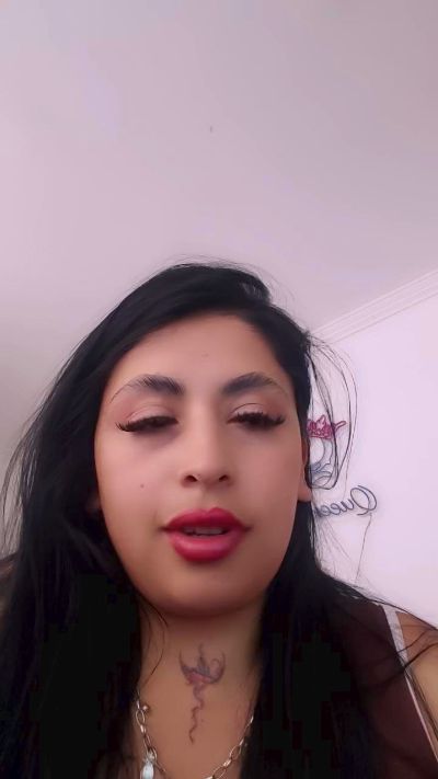 Cherry_Veelvet_ live cam on Cam4