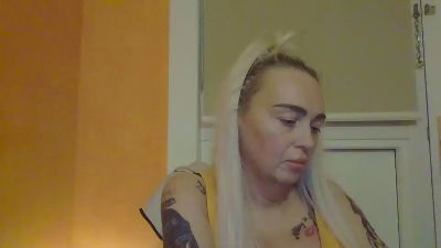 Cherry_xo live cam on Cam4