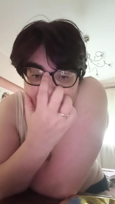 Cherubina85 live cam on Cam4