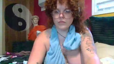 CheshieVibes live cam on Cam4